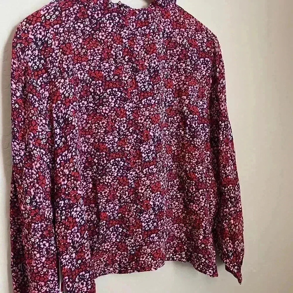 Abound Floral Puff Wide Sleeve‎ V-Neck Blouse - Picture 7 of 8